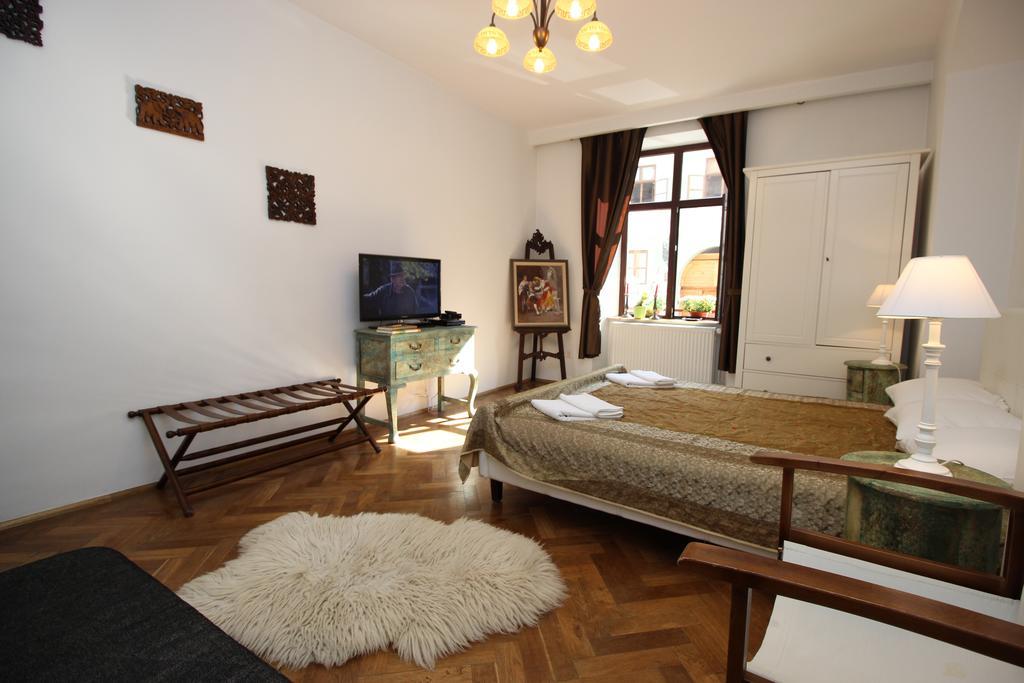 Versus Art Studio Braşov Habitación foto