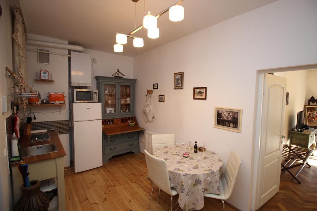 Versus Art Studio Braşov Habitación foto